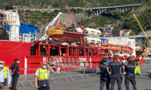 foto sbarco migranti