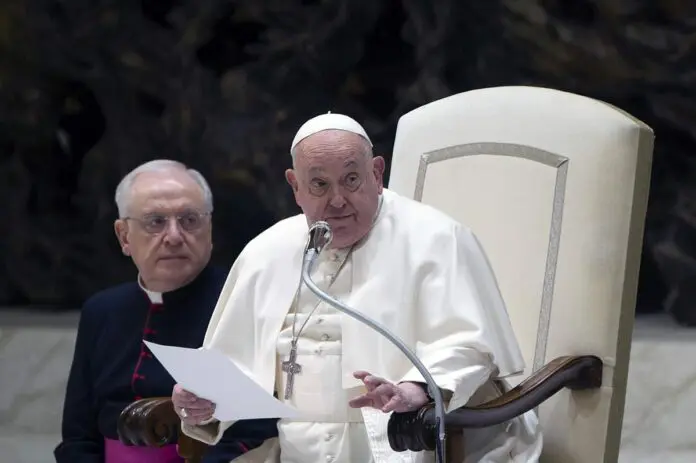 Papa-Francesco-696x463