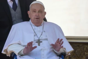 Papa-Francesco-10-696x463
