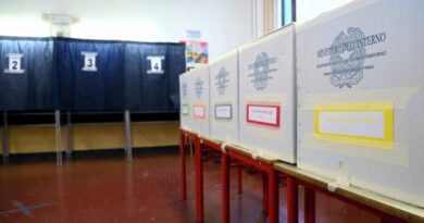Referendum, aperti i seggi: si vota sino alle 23. Urne aperte anche domani sino alle 15