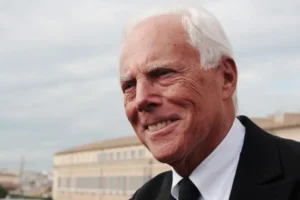 Giorgio-Armani-10-696x464