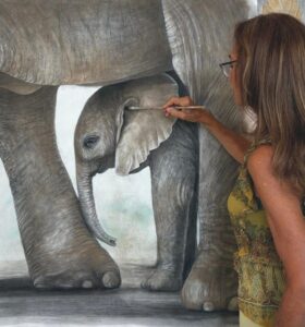 Jole Prato mentre dipinge