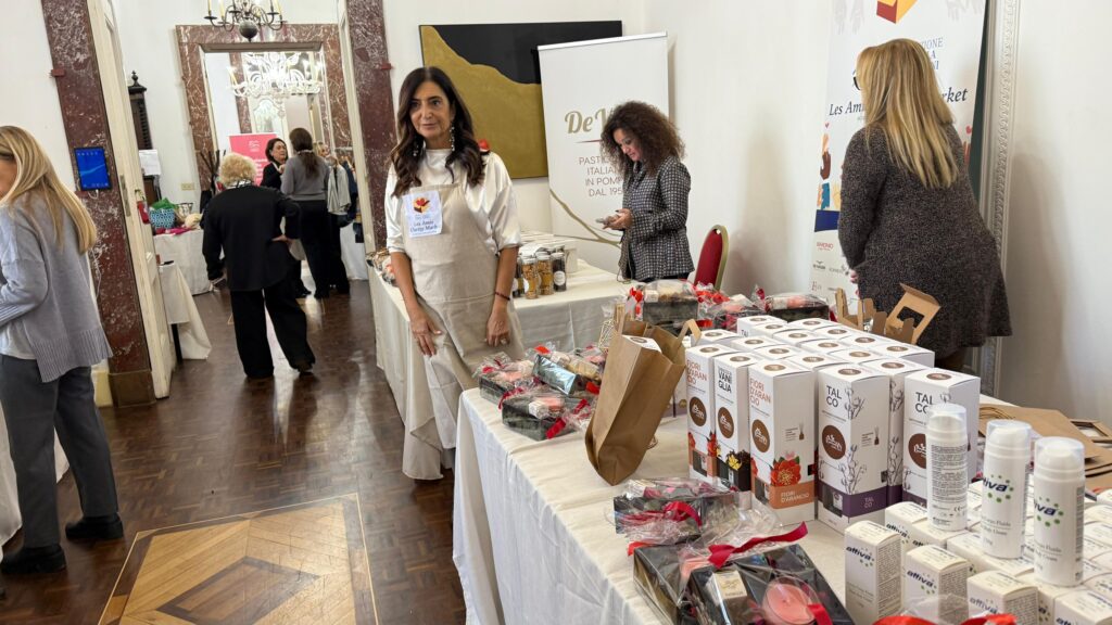 Les Amis Charity Market 2