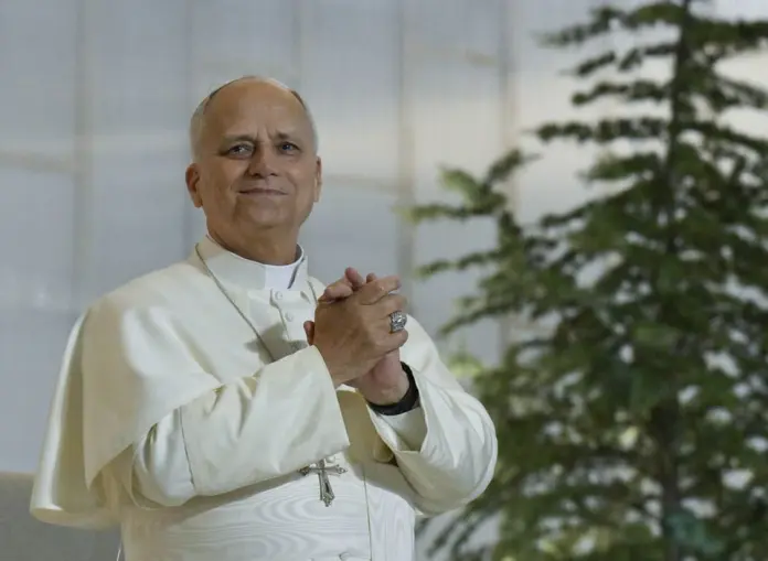 Papa-Leone-2-1-696x509