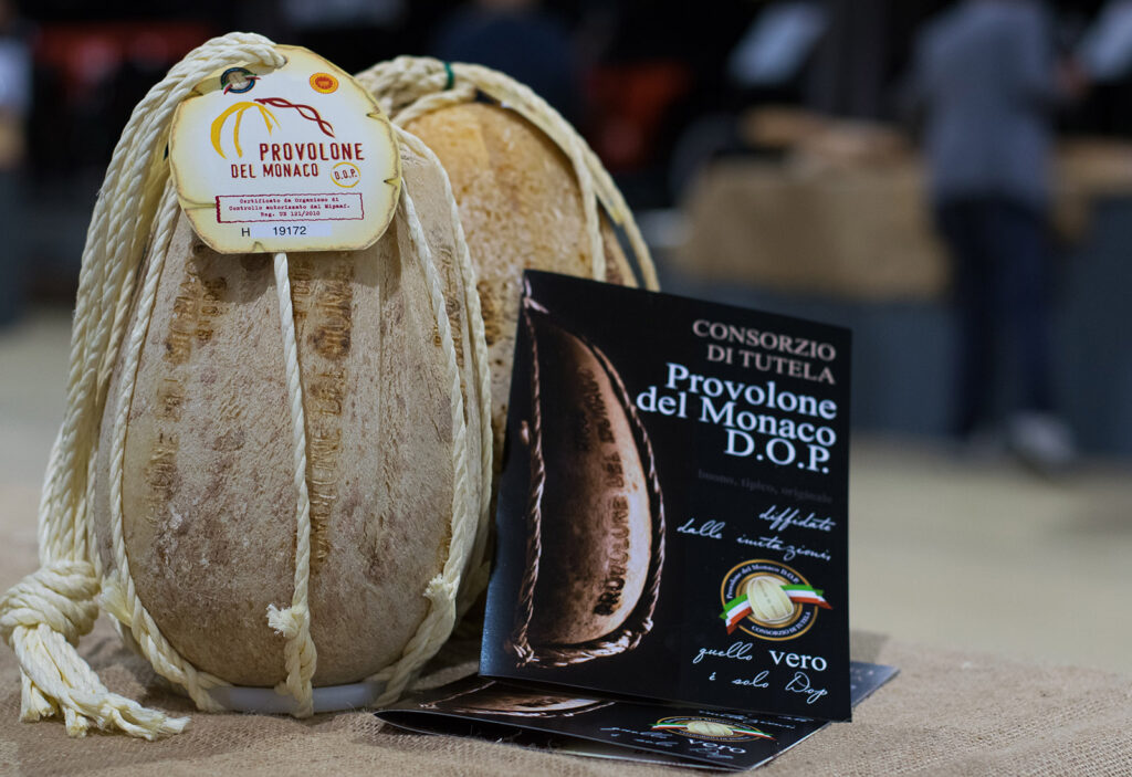 Provolone del Monaco Dop Alta Risoluzione (15) (1)