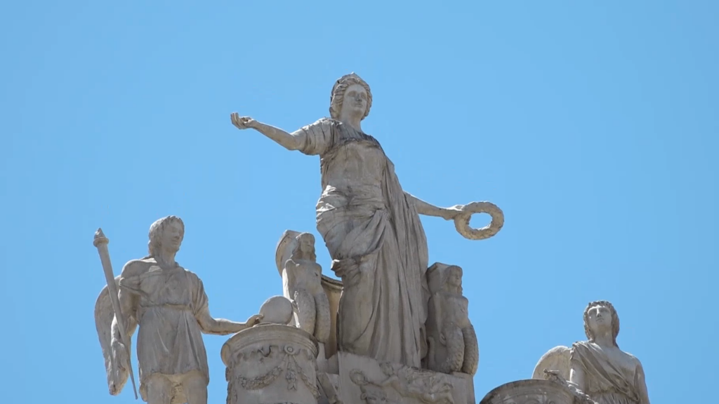 statua partenope san carlo