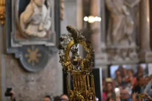 Miracolo-San-Gennaro-696x464