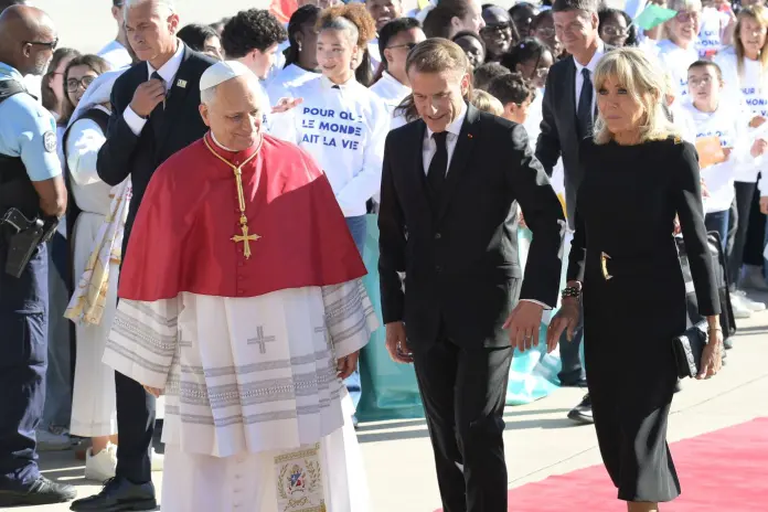 Papa-Francia-696x464