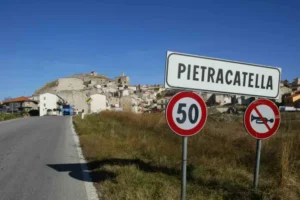 Pietracatella-696x465