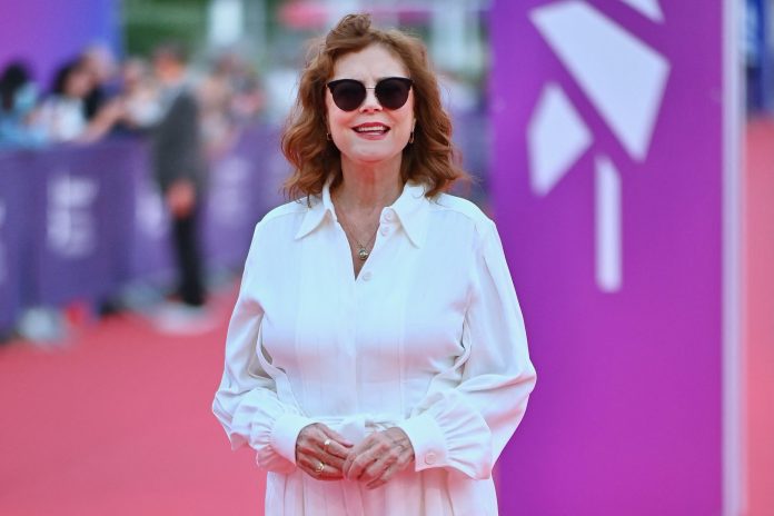 Susan-Sarandon-696x464